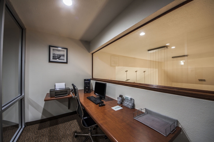 Imagen de los interiores del Hotel Sleep Inn and Suites Central/i-44. Foto 13