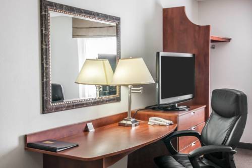 Imagen de la habitación del Hotel Sleep Inn and Suites Conference Center and Water Park. Foto 8