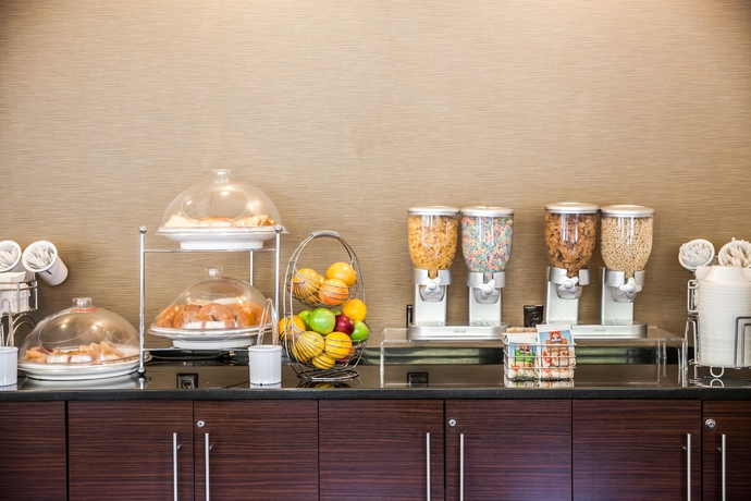 Imagen del bar/restaurante del Hotel Sleep Inn and Suites Downtown Inner Harbor. Foto 2