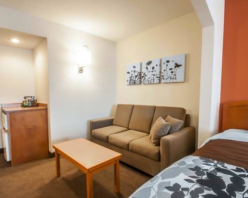 Imagen de la habitación del Hotel Sleep Inn and Suites Lake Of The Ozarks. Foto 2