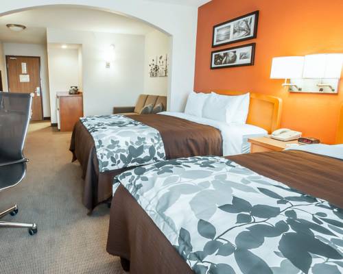 Imagen de la habitación del Hotel Sleep Inn and Suites Lake Of The Ozarks. Foto 3