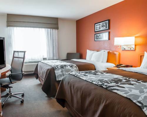 Imagen de la habitación del Hotel Sleep Inn and Suites Lake Of The Ozarks. Foto 7