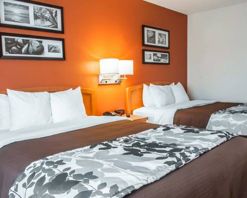Imagen de la habitación del Hotel Sleep Inn and Suites Lake Of The Ozarks. Foto 10