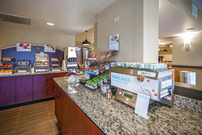 Imagen del bar/restaurante del Hotel Sleep Inn and Suites, Memphis. Foto 3
