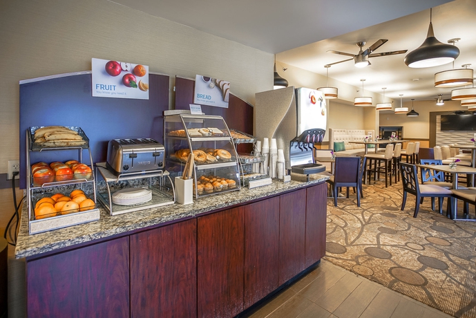 Imagen del bar/restaurante del Hotel Sleep Inn and Suites, Memphis. Foto 4