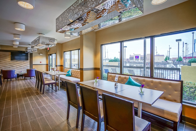 Imagen del bar/restaurante del Hotel Sleep Inn and Suites, Memphis. Foto 7