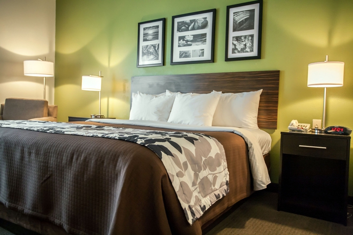 Imagen de la habitación del Hotel Sleep Inn and Suites Metairie. Foto 10