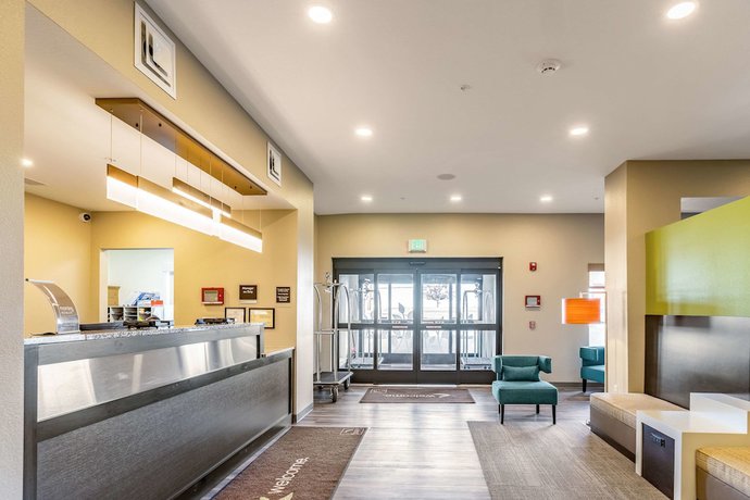 Imagen de los interiores del Hotel Sleep Inn and Suites Mt. Hope near Auction and Event Center. Foto 20