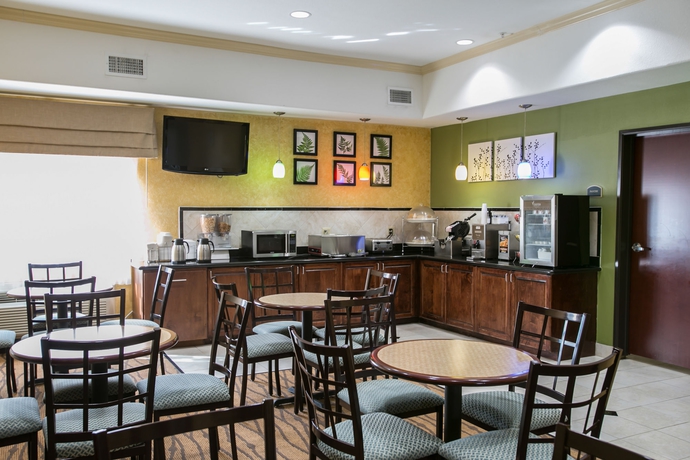 Imagen del bar/restaurante del Hotel Sleep Inn and Suites Near Downtown North. Foto 4