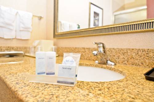 Imagen de la habitación del Hotel Sleep Inn and Suites Near Joint Base Andrews - Washington Area. Foto 4