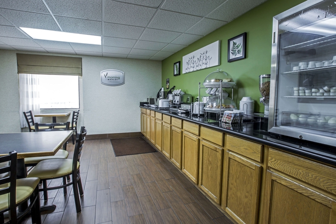 Imagen del bar/restaurante del Hotel Sleep Inn and Suites Near Sports World Blvd. Foto 3
