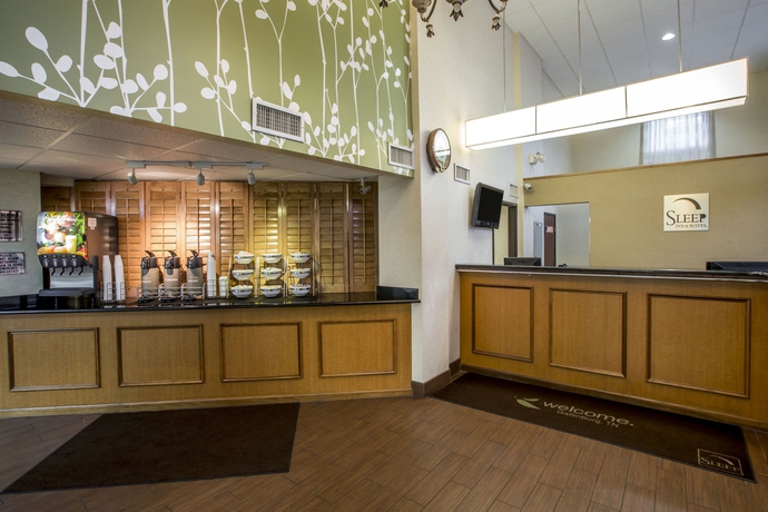 Imagen del bar/restaurante del Hotel Sleep Inn and Suites Near Sports World Blvd. Foto 6