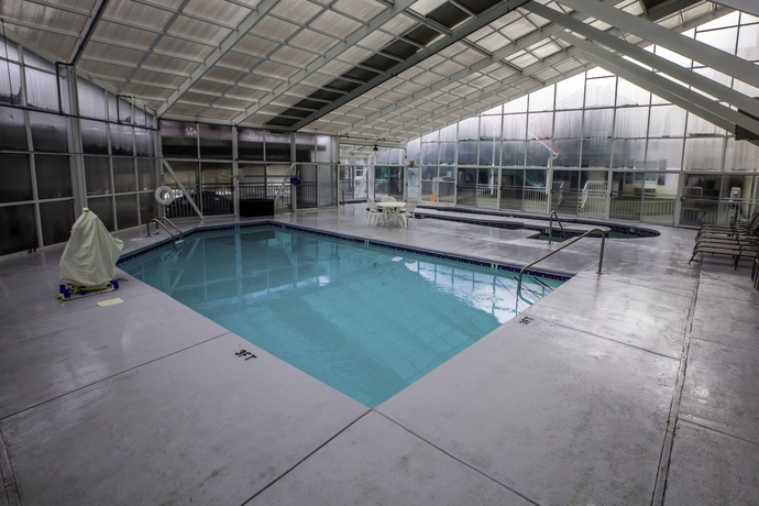 Imagen de la piscina del Hotel Sleep Inn and Suites Near Sports World Blvd. Foto 16