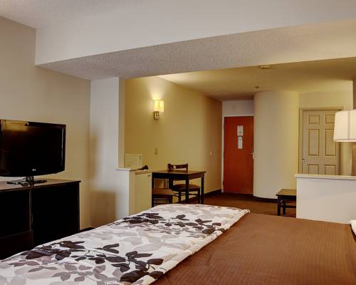 Imagen de la habitación del Hotel Sleep Inn and Suites Niantic. Foto 3