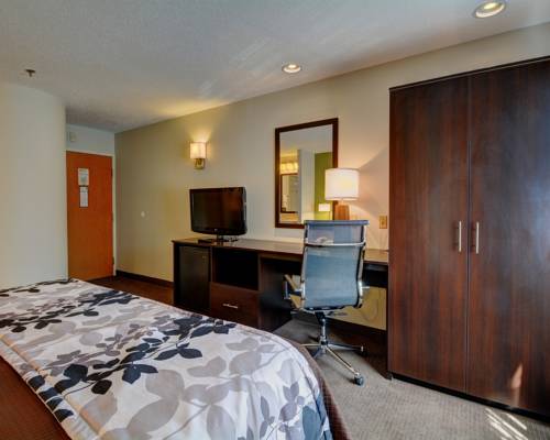 Imagen de la habitación del Hotel Sleep Inn and Suites Niantic. Foto 9