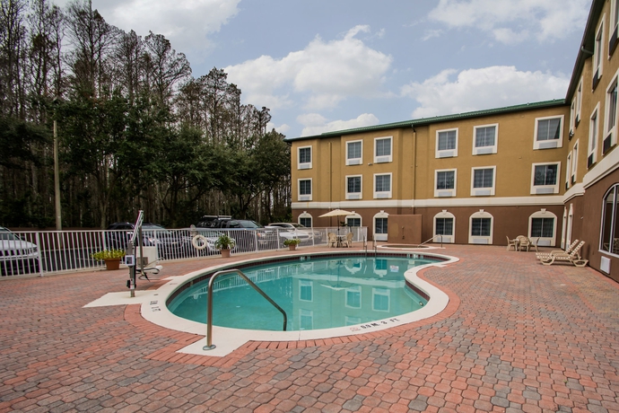 Imagen de la piscina del Hotel Sleep Inn and Suites Orlando International Airport. Foto 16