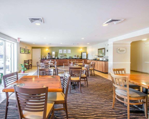 Imagen del bar/restaurante del Hotel Sleep Inn and Suites Panama City Beach. Foto 2