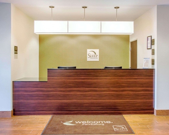 Imagen de los interiores del Hotel Sleep Inn and Suites, Parkersburg. Foto 15