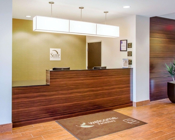 Imagen de los interiores del Hotel Sleep Inn and Suites, Parkersburg. Foto 16
