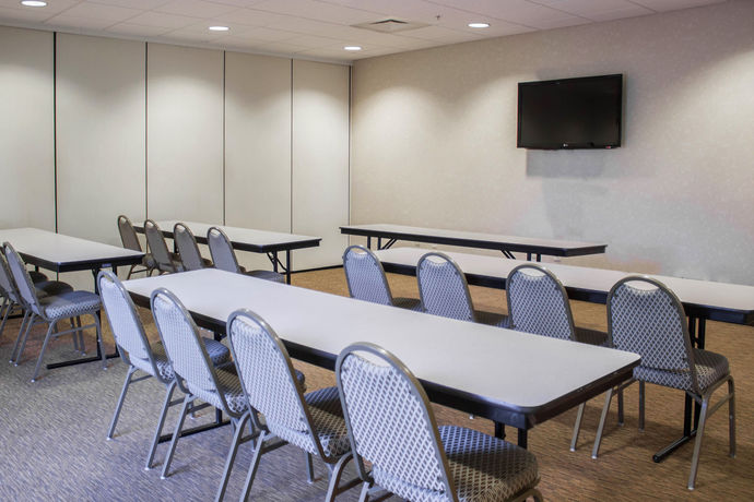 Imagen de los interiores del Hotel Sleep Inn and Suites Smithfield Near I-95. Foto 13