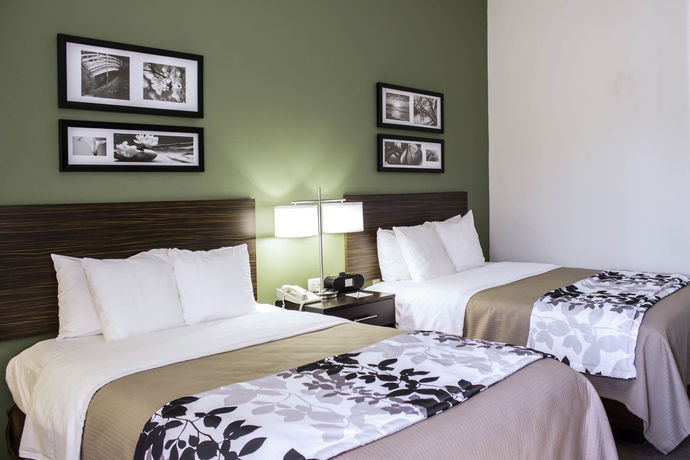 Imagen de la habitación del Hotel Sleep Inn and Suites Smithfield Near I-95. Foto 9