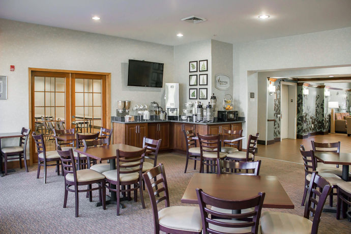 Imagen del bar/restaurante del Hotel Sleep Inn and Suites Smithfield Near I-95. Foto 6