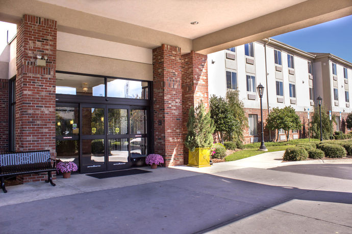 Imagen general del Hotel Sleep Inn and Suites Smithfield Near I-95. Foto 2