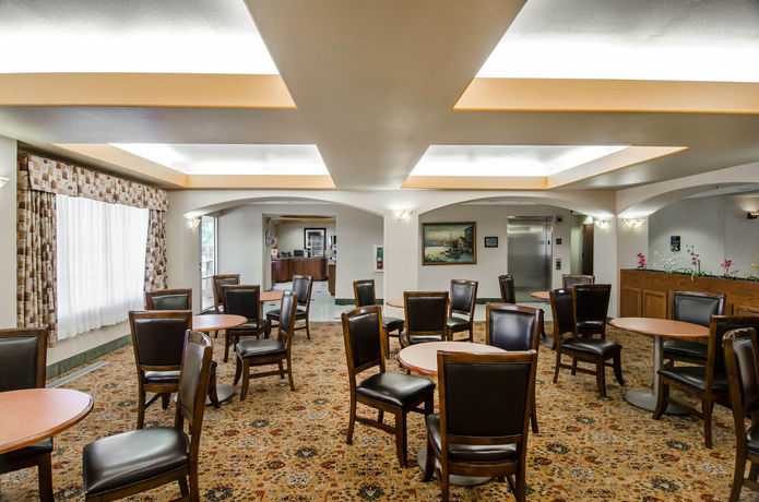 Imagen del bar/restaurante del Hotel Sleep Inn and Suites Springdale West. Foto 2