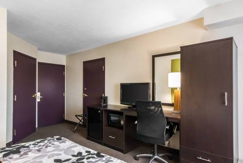 Imagen de la habitación del Hotel Sleep Inn and Suites, St. Charles. Foto 12