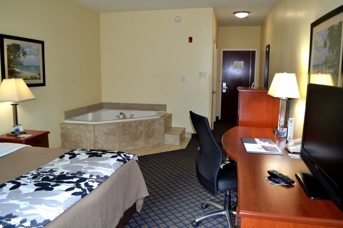 Imagen de la habitación del Hotel Sleep Inn and Suites University/shands. Foto 2