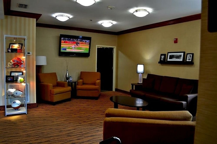 Imagen de los interiores del Hotel Sleep Inn and Suites University/shands. Foto 9