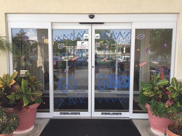 Imagen de los exteriores del Hotel Sleep Inn and Suites University/shands. Foto 8
