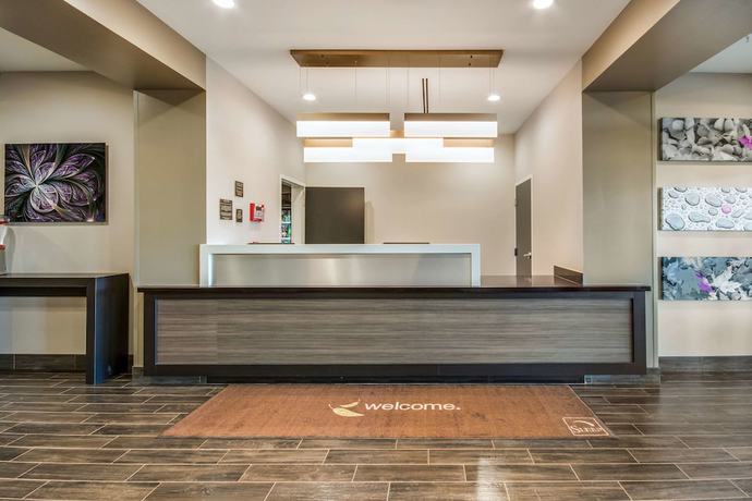 Imagen de los interiores del Hotel Sleep Inn and Suites Yukon Oklahoma City. Foto 15