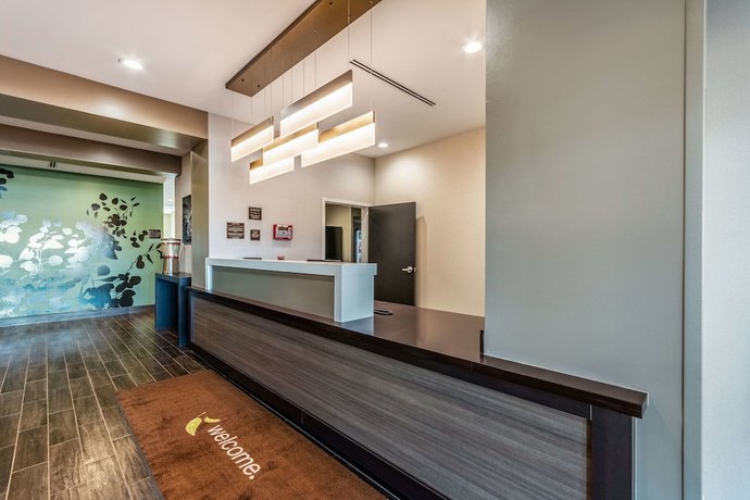 Imagen de los interiores del Hotel Sleep Inn and Suites Yukon Oklahoma City. Foto 18