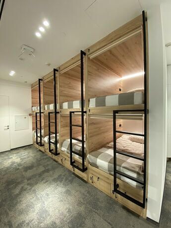 Imagen de la habitación del Hotel Sleep Lounge Terminal D - Hostel. Foto 13
