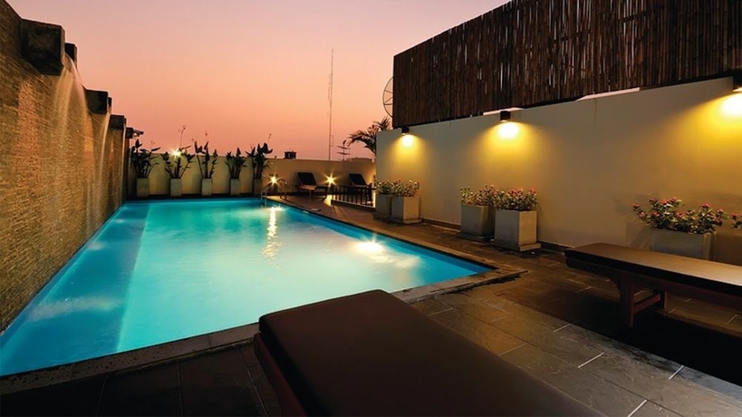 Imagen de la piscina del Hotel Sleep With Inn. Foto 14