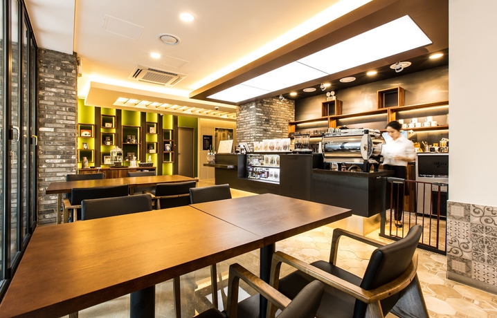 Imagen del bar/restaurante del Hotel Sleep With Your Own Pet Only - The Petel. Foto 5