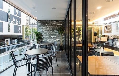 Imagen del bar/restaurante del Hotel Sleep With Your Own Pet Only - The Petel. Foto 6