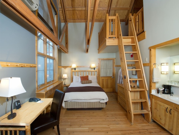 Imagen de la habitación del Hotel Sleeping Lady Mountain Resort. Foto 3