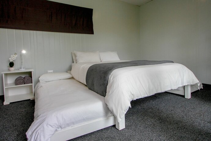 Imagen de la habitación del Hotel Sleepover Lanseria. Foto 17