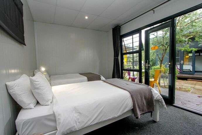 Imagen de la habitación del Hotel Sleepover Lanseria. Foto 20