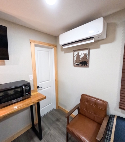 Imagen de la habitación del Hotel Sleepy Bear Inn. Foto 10