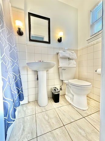 Imagen de la habitación del Hotel Sleepy Bear Inn. Foto 16