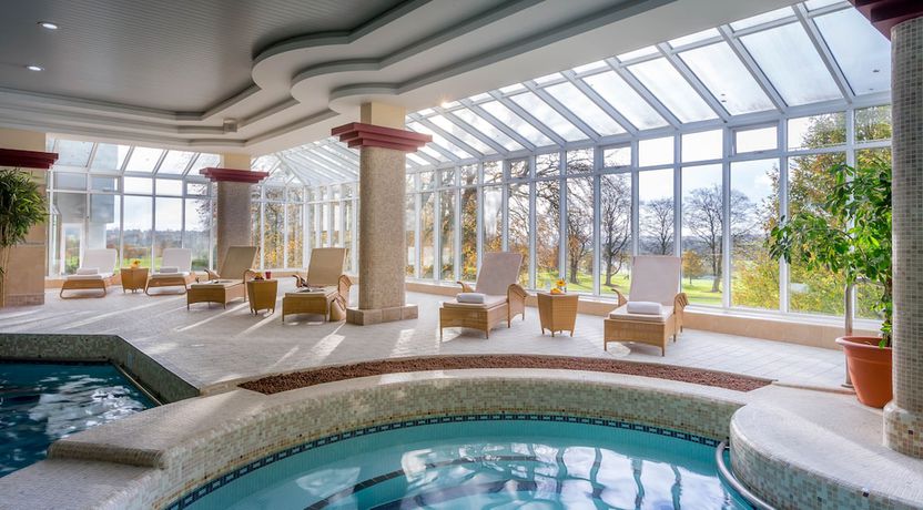 Imagen de la piscina del Hotel Slieve Russell Golf and Country Club. Foto 19