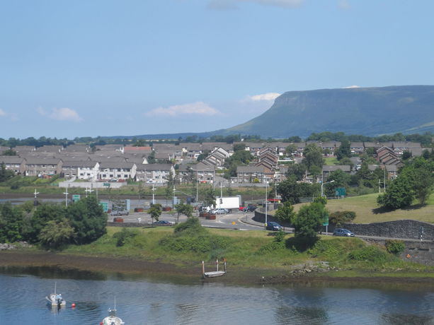 Imagen de la habitación del Hotel Sligo City. Foto 11
