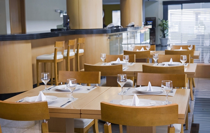 Imagen del bar/restaurante del Hotel Slim Curitiba Alto Da Xv. Foto 2