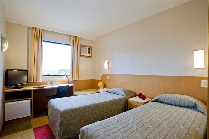 Imagen de la habitación del Hotel Slim Curitiba Alto Da Xv. Foto 4