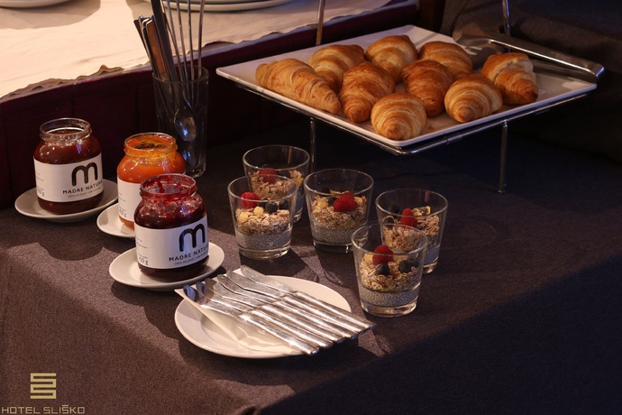 Imagen del bar/restaurante del Hotel Slisko. Foto 3