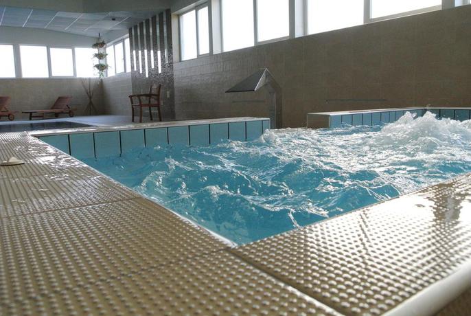 Imagen de la piscina del Hotel Slodes. Foto 14