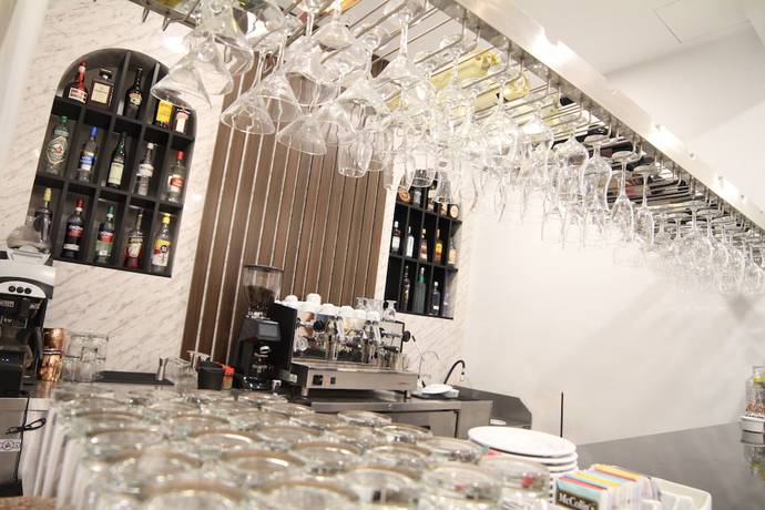 Imagen del bar/restaurante del Hotel Sm Plus. Foto 2